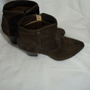 Frye Renee Seam Suede Short Boots‎ Size 8M